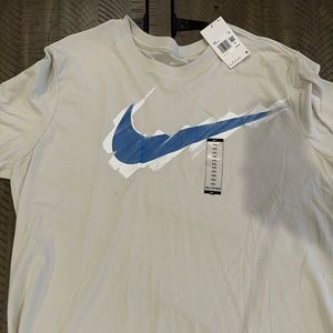 Men’s Nike T-shirt